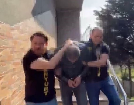Esenyurt’ta kadın yolcuyu döven taksici yakalandı