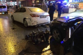 Kazada güvenlik önlemi alan polise kamyonet çarptı