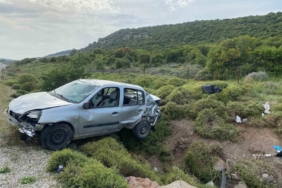 Ayvacık’ta şarampole yuvarlanan araçtaki 4 kişi yaralandı