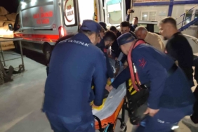 Çanakkale’de göğüs kafesi kemiği kırığı tanısı konulan hasta Sahil Güvenlik ekiplerince tahliye edildi