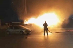 Kokoreç aracı alevlere teslim oldu