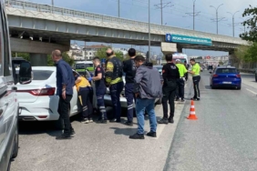 5 aracın karıştığı zincirleme trafik kazasında 3 kişi yaralandı