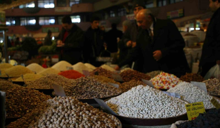Bazı bakliyat ve yem bitkilerindeki üretimle iç tüketimi karşılayamıyoruz