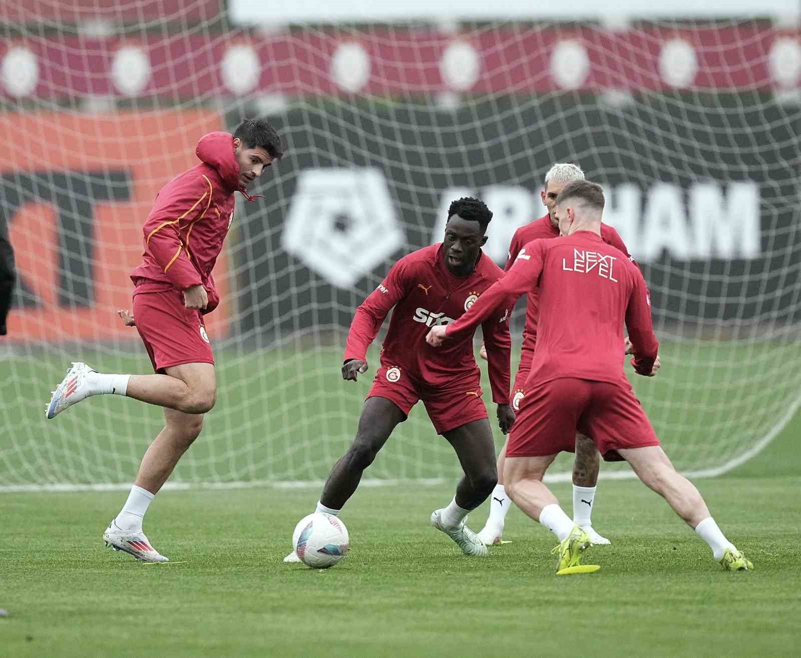 Galatasaray, Fenerbahçe derbisi hazırlıklarını tamamladı