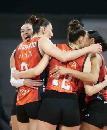 Eczacıbaşı Dynavit, AXA Sigorta Kupa Voley final biletini aldı