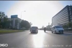Makas atarak trafiği tehlikeye sokan otomobil kamerada