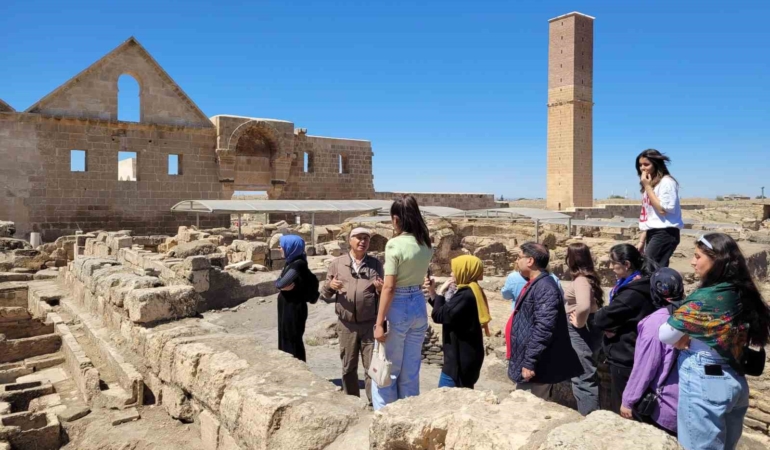 Gençler Şanlıurfa’da şair Nabi’nin izini sürdü