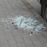 11 kere evin camını kırdı, yetmedi abisinin aracını yakmaya çalıştı..