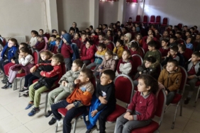 "Bir Hikaye Bin Neşe" şehrin dört bir yanındaki çocuklara mutluluk götürüyor