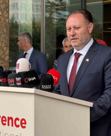 KKTC Meclis Başkanı Ziya Öztürkler, Sırrı Süreyya Önder’i hastanede ziyaret etti