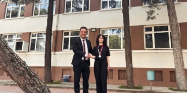 Lise Öğrencisi Betül Sarfın’dan gururlandıran başarı