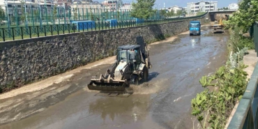 Büyükşehir’den Mandıras Deresi’nde yaz temizliği