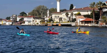 Dublin’den İstanbul’a kanoyla geldiler: Kanserli çocuklar için 7 ay süren zorlu yolculuk tamamlandı
