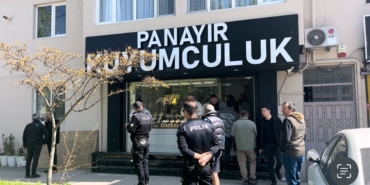 Soymak istedikleri kuyumcuya ateş açtılar, para makinasını vurdular