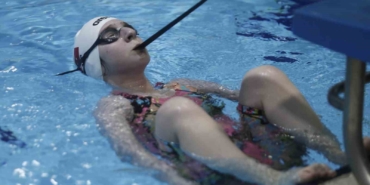 Altın madalyaya dişiyle tutundu