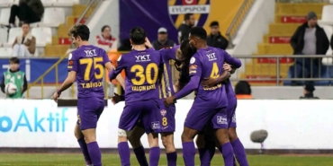 Trendyol Süper Lig: Eyüpspor: 3 - Adana Demirspor: 0 (İlk yarı)