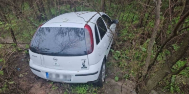 Bandırma’da kaza...Tabelaya çarptı, uçuruma yuvarlandı