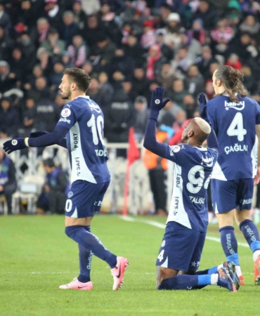 Fenerbahçe, galibiyet serisine Sivas’ta devam etti