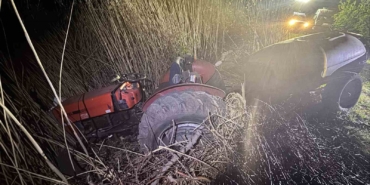İlaçlamaya gittiği elma bahçesinde traktör altında kalarak hayatını kaybetti
