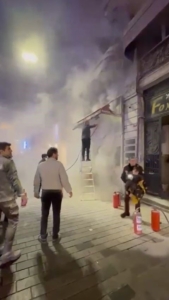 İstiklal Caddesi’nde korkutan yangın