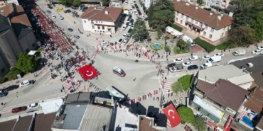 İnegöl’de 23 Nisan çoşkusu sokaklara taştı