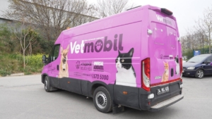Ataşehir Belediyesi, yeni hayvan ambulansı "Vetmobil"i hizmete sunuyor