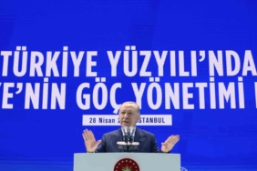 Cumhurbaşkanı Recep Tayyip Erdoğan: "Suriye’de istikrar sağlandıkça geri dönenlerin sayısı artıyor. Esad rejiminden sonra geri dönüşler 200 bini buldu. Suriye’ye dönen sayısı toplam 931 bin 450 kişi."