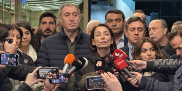 DEM Parti Eş Genel Başkanları, Sırrı Süreyya Önder’e hastanede ziyarette bulundu