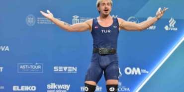 Milli halterci Yusuf Fehmi Genç’ten rekorlarla gelen Avrupa şampiyonluğu