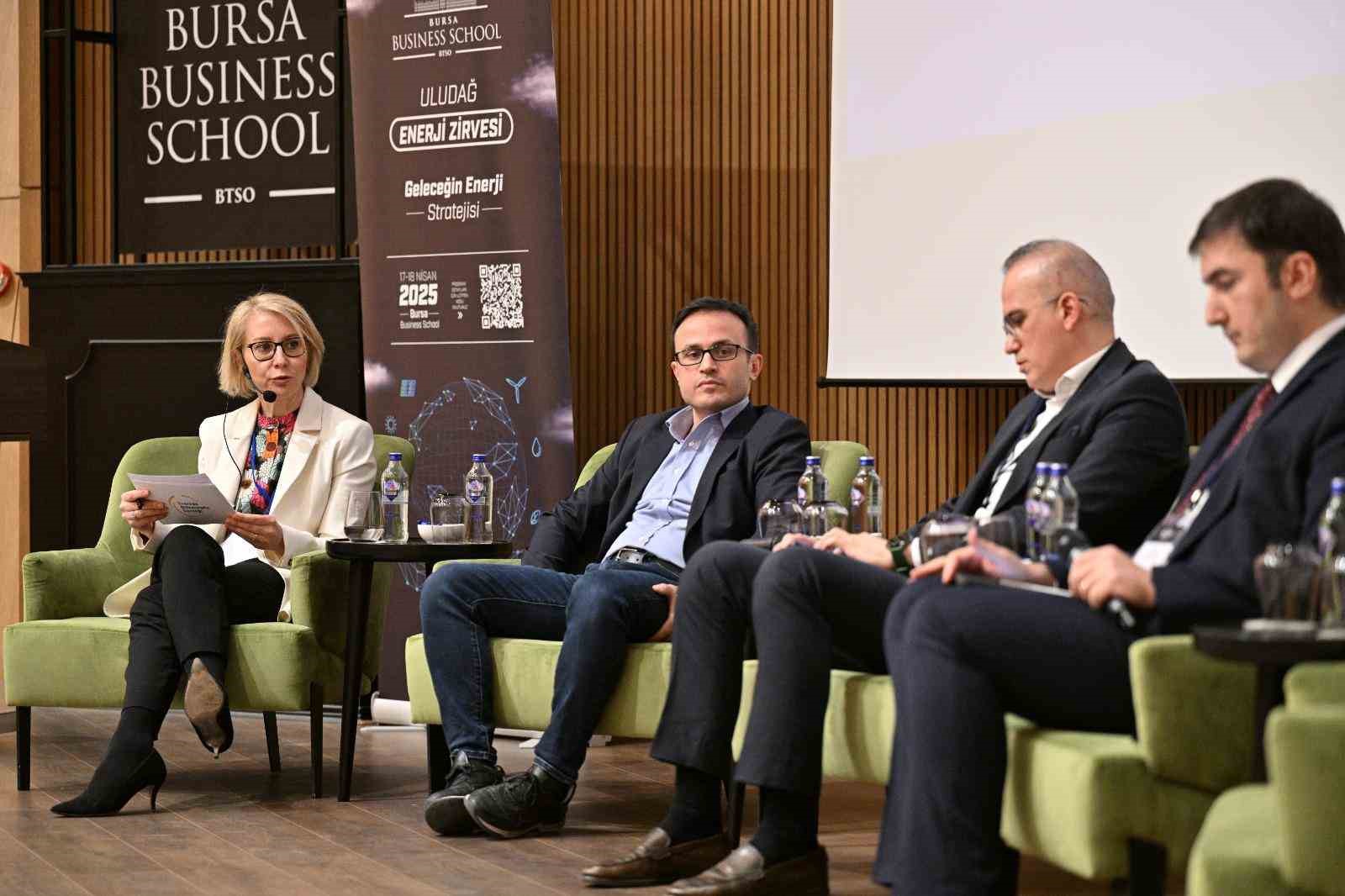 Geleceğin enerji stratejisi Uludağ Enerji Zirvesi’nde konuşuldu