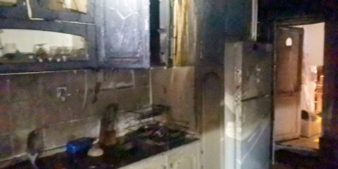 Ocakta unutulan yemek yangına sebep oldu