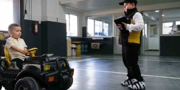 Önlüğü giyen minikler, ustalığa soyundu