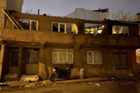 Gaziosmanpaşa’da iki bina alev alev yandı