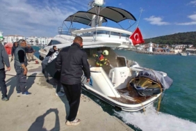 Ayvalık’ta tekne yangını erken müdahaleyle söndürüldü