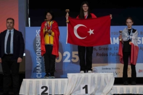 Bursa Büyükşehir Belediyesporlu Arya Aydoğan, Dünya Şampiyonu