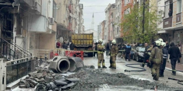 Esenyurt’ta faciadan dönüldü, İSKİ çalışması sırasında delinen gaz borusu binalara hasar verdi