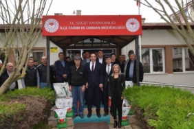 Söğüt’te çiftçilere yüzde 50 hibeli ayçiçeği tohumu dağıtıldı