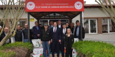 Söğüt’te çiftçilere yüzde 50 hibeli ayçiçeği tohumu dağıtıldı