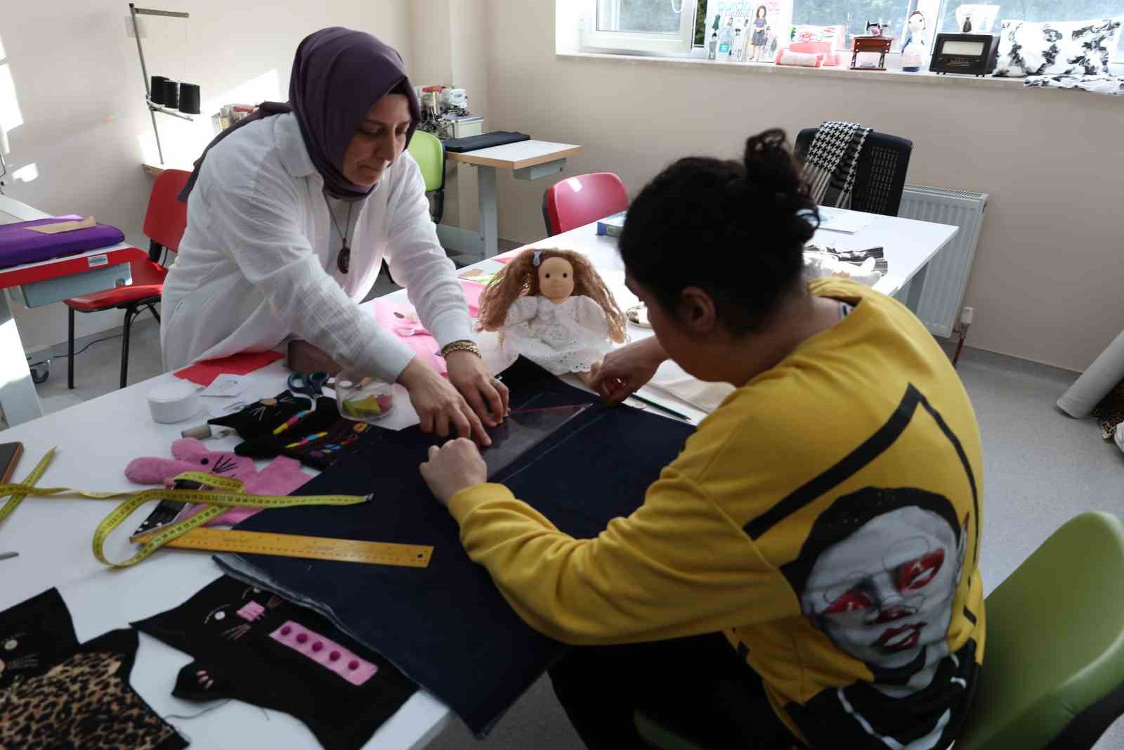 Çekmeköy’de ’Engelsiz Etkinlik Merkezi’ ile ailelerin yükleri hafifliyor