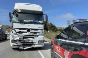 Dönüş yapmaya çalışan ticari araca hafriyat kamyonu çarptı: 1 yaralı