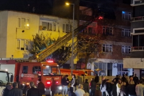 Boş dairede çıkan yangın mahalleliyi sokağa döktü