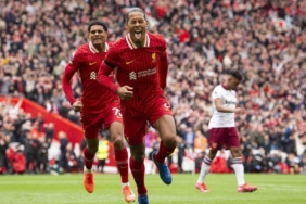 Liverpool evinde yendi, Arsenal ile farkı 13’e çıkardı
