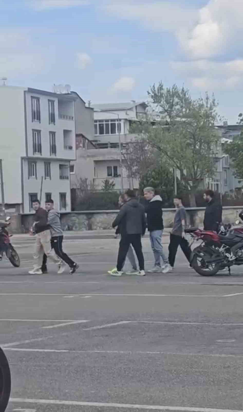 Ehliyet kursunda öğrenci-öğretmen kavgası kamerada