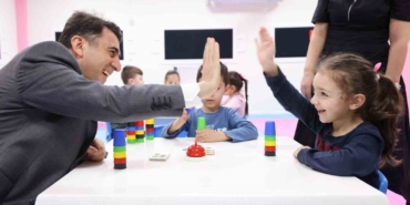 Bilecik Valisi Aygöl, haftaya miniklerle başladı