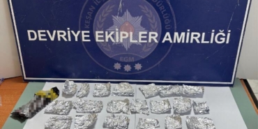 Çikolata paketine sakladığı uyuşturucu ile yakalandı