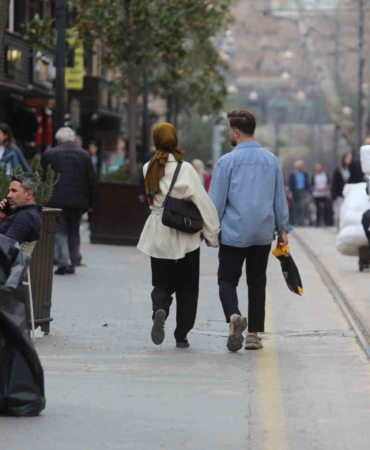 Artık düğünde takılan takılar avukatın
