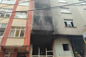 Bağcılar’da araç paspası üreten iş yerinde korkutan yangın