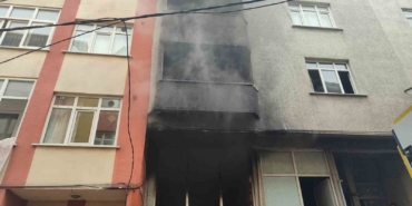 Bağcılar’da araç paspası üreten iş yerinde korkutan yangın