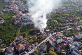Alevlere teslim olan tek katlı ev kullanılmaz hale geldi