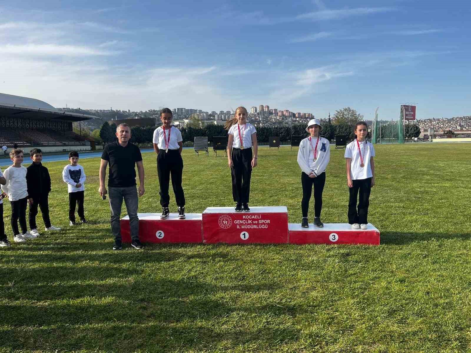 Zeynep Serra, okçulukta Kocaeli şampiyonu oldu